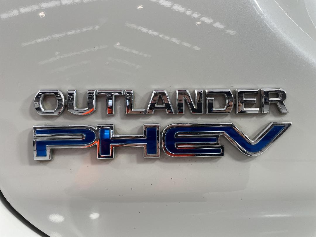 Photo '32' of Mitsubishi Outlander Photo '32' of Mitsubishi Outlander