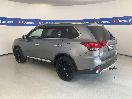 Thumbnail '5' of Mitsubishi Outlander
