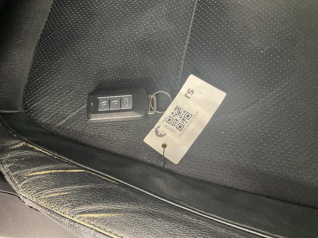 Photo '22' of Mitsubishi Outlander