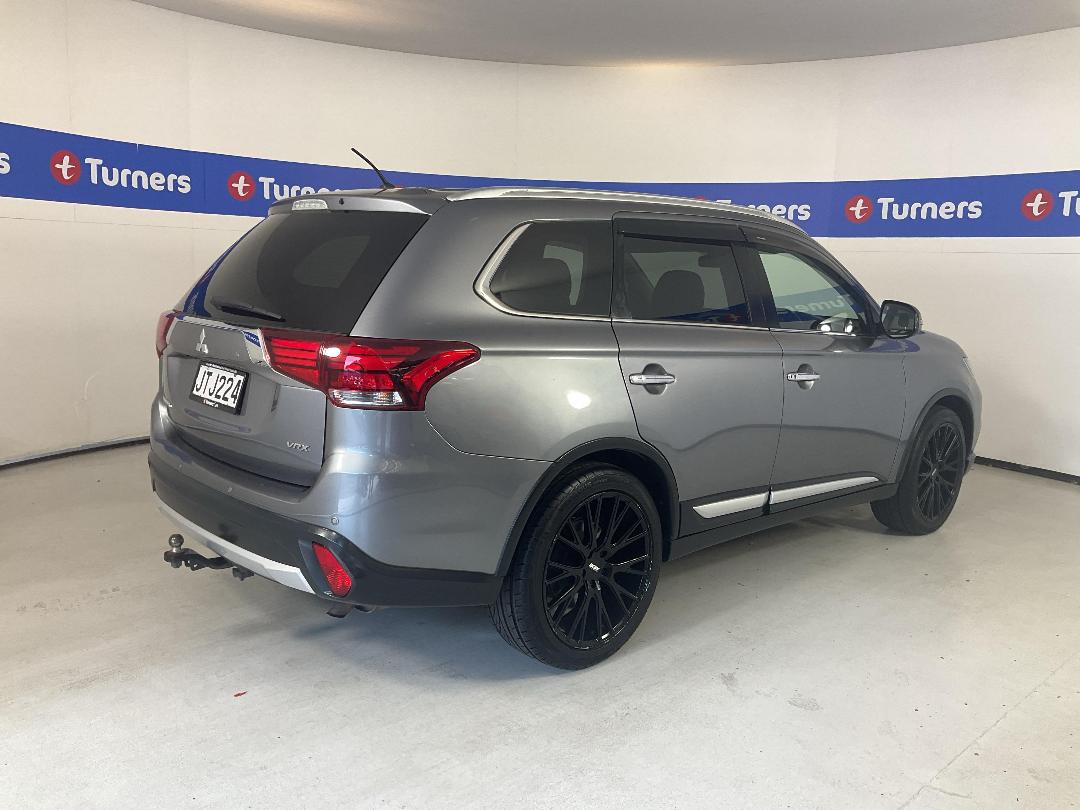 Photo '7' of Mitsubishi Outlander