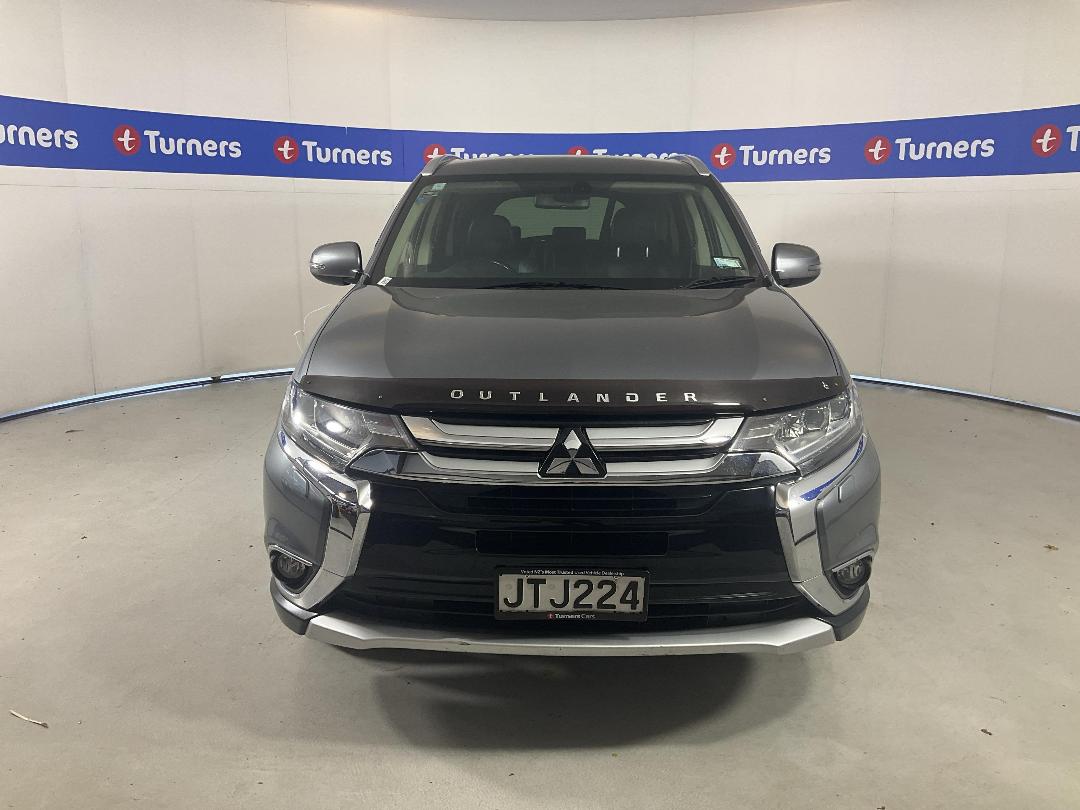 Photo '2' of Mitsubishi Outlander