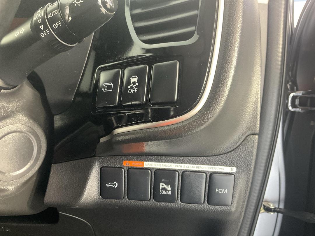 Photo '29' of Mitsubishi Outlander