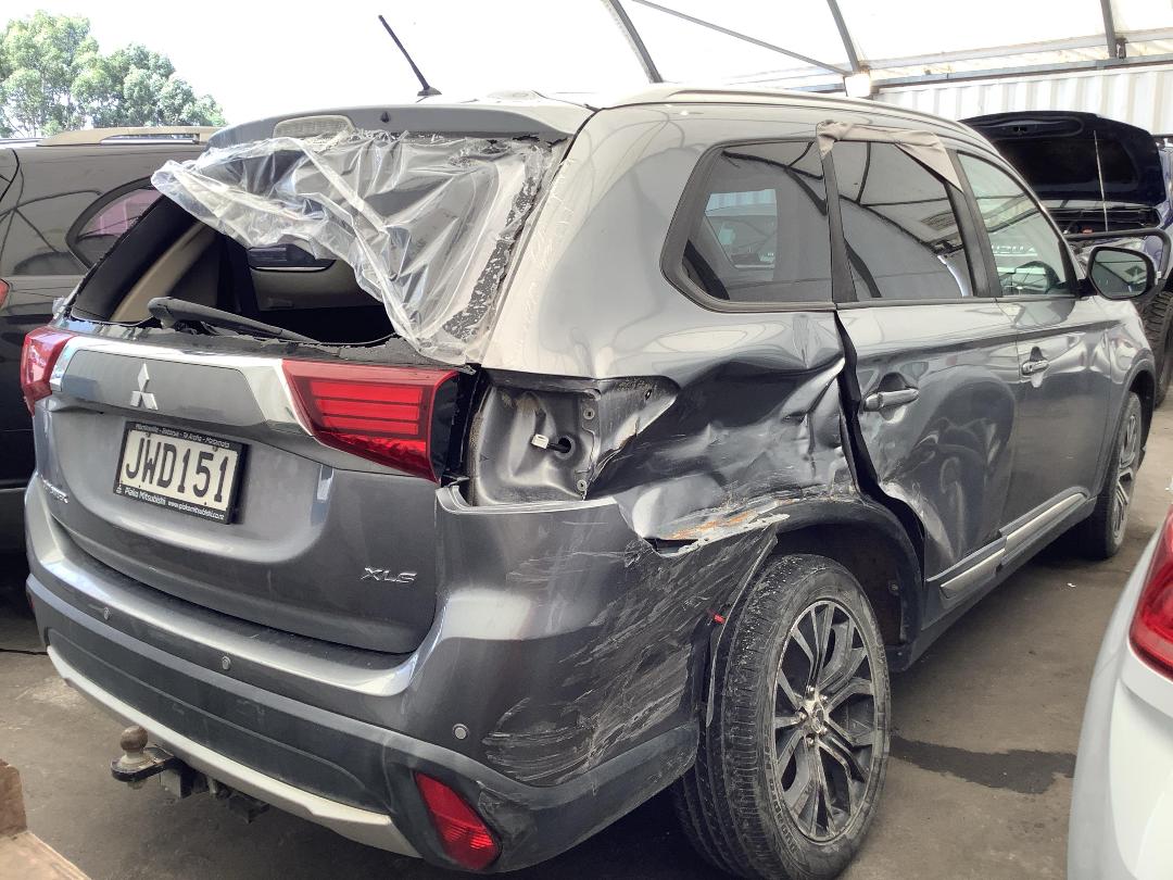 Photo '3' of Mitsubishi Outlander XLS