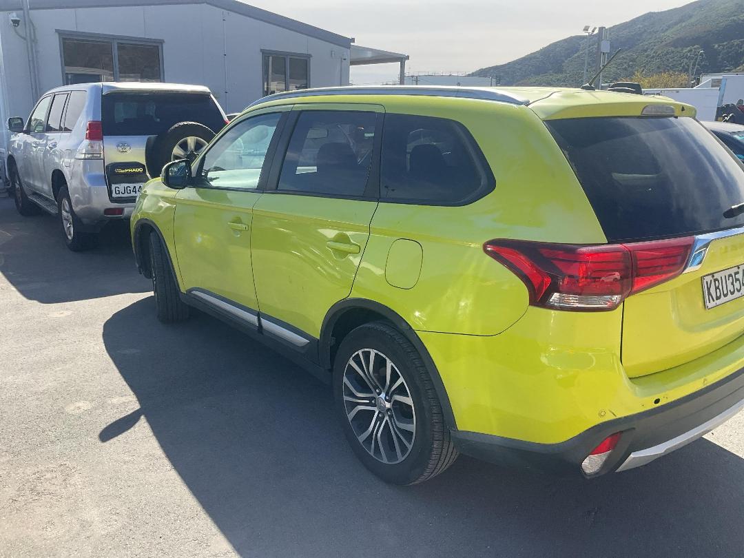 Photo '3' of Mitsubishi Outlander XLS Photo '3' of Mitsubishi Outlander XLS