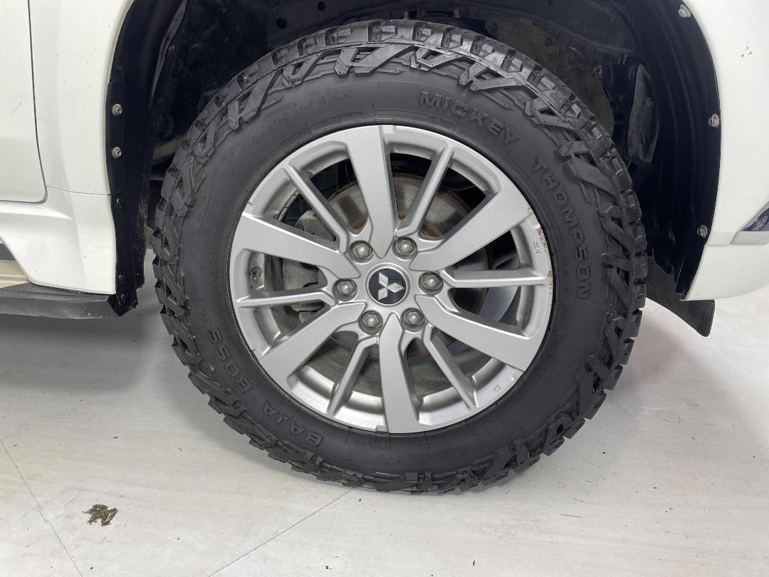 Photo '9' of Mitsubishi Pajero Sport Photo '9' of Mitsubishi Pajero Sport