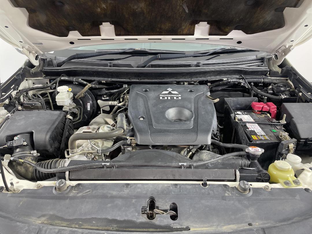 Photo '13' of Mitsubishi Pajero Sport Photo '13' of Mitsubishi Pajero Sport