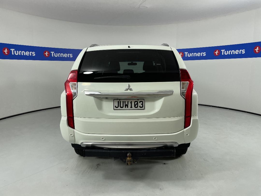 Photo '6' of Mitsubishi Pajero Sport Photo '6' of Mitsubishi Pajero Sport