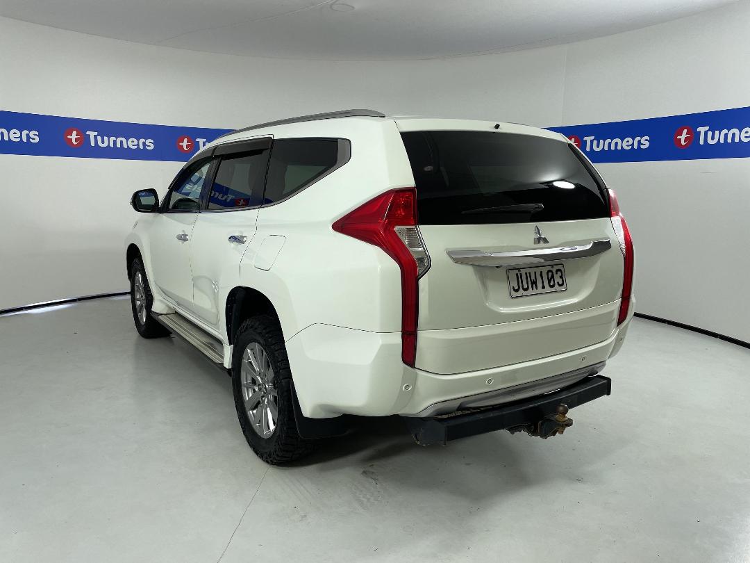 Photo '5' of Mitsubishi Pajero Sport Photo '5' of Mitsubishi Pajero Sport