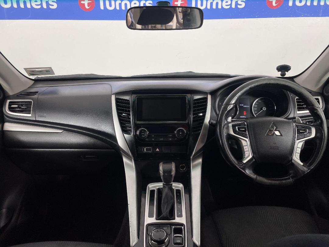 Photo '17' of Mitsubishi Pajero Sport Photo '17' of Mitsubishi Pajero Sport