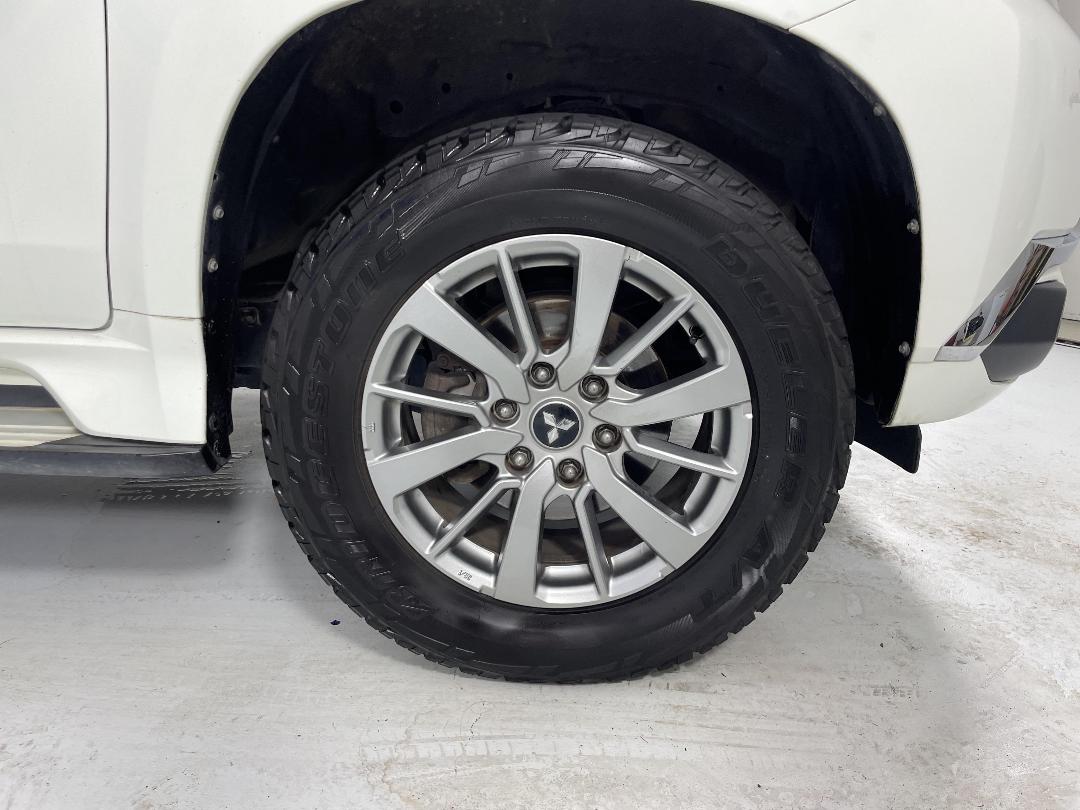 Photo '9' of Mitsubishi Pajero Sport Photo '9' of Mitsubishi Pajero Sport