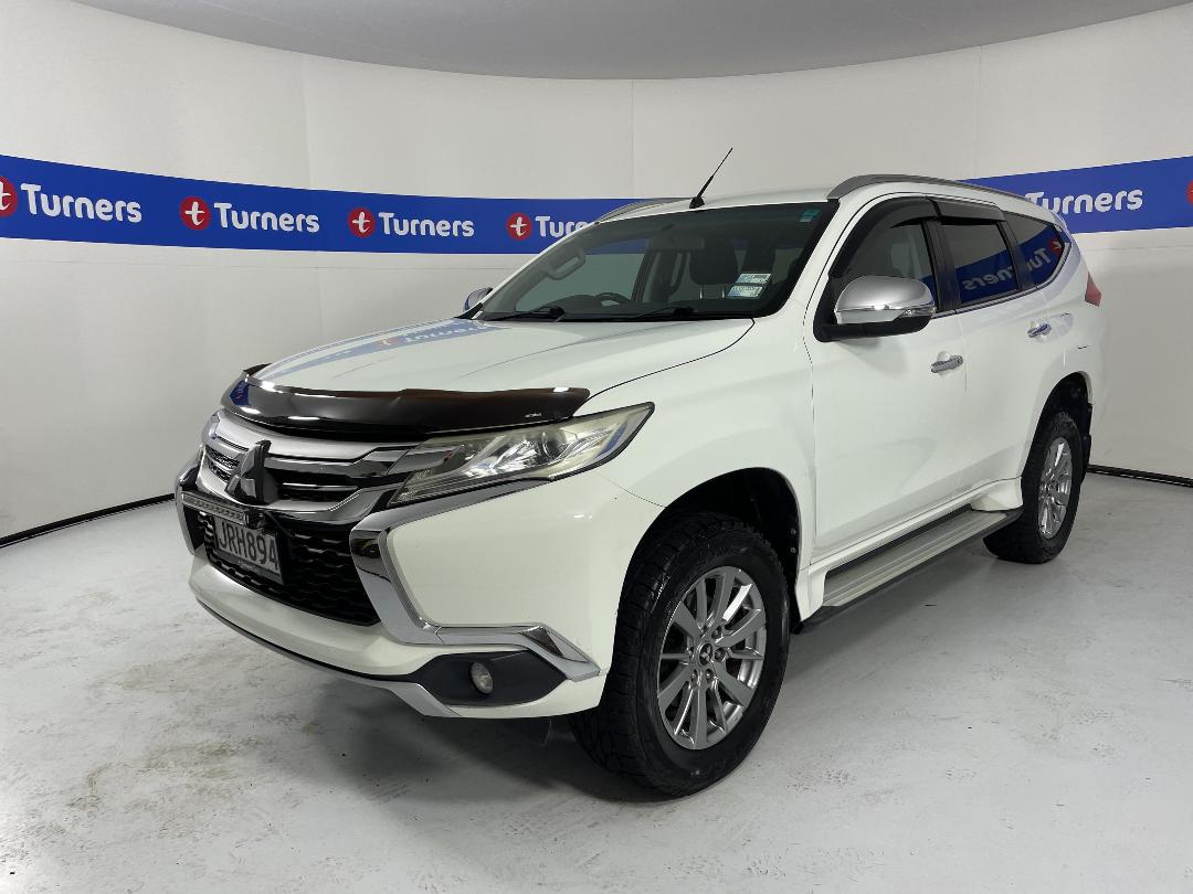 Photo '4' of Mitsubishi Pajero Sport Photo '4' of Mitsubishi Pajero Sport