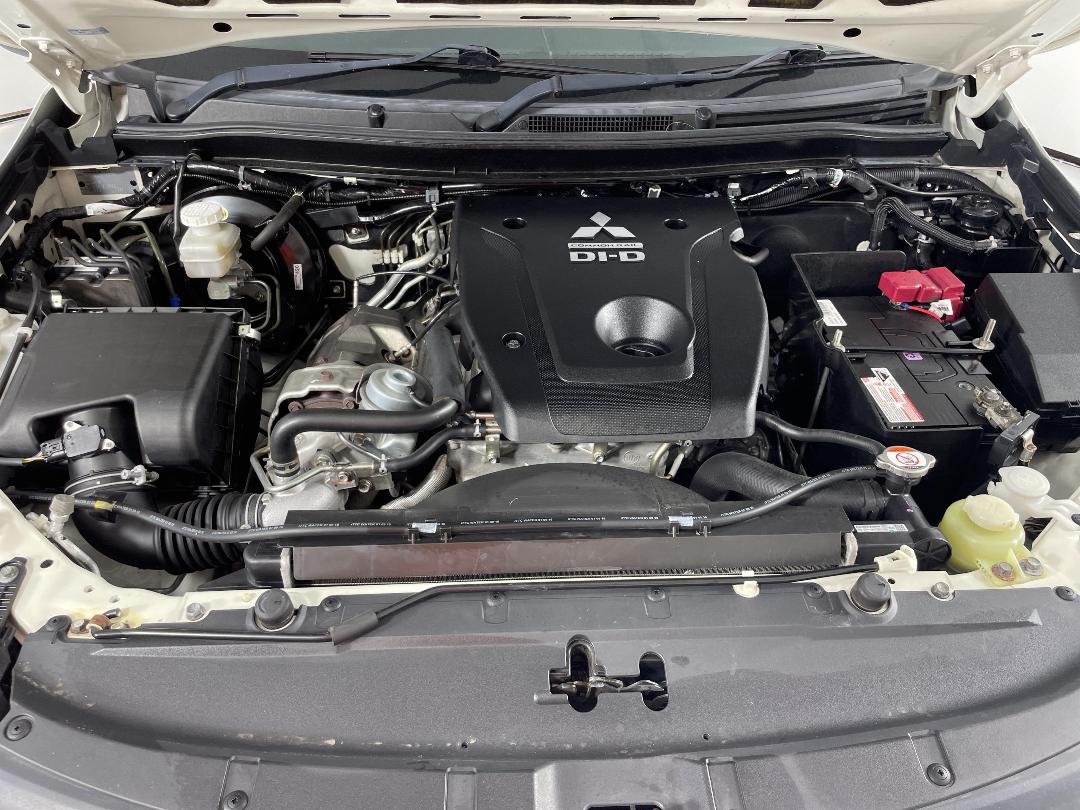 Photo '13' of Mitsubishi Pajero Sport Photo '13' of Mitsubishi Pajero Sport