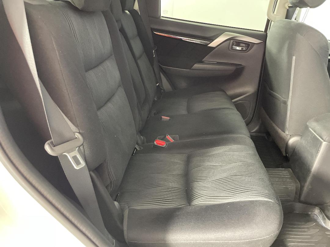 Photo '20' of Mitsubishi Pajero Sport Photo '20' of Mitsubishi Pajero Sport