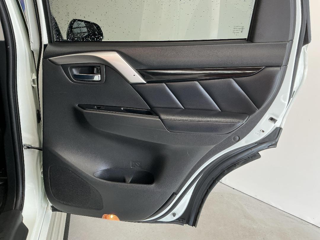 Photo '19' of Mitsubishi Pajero Sport