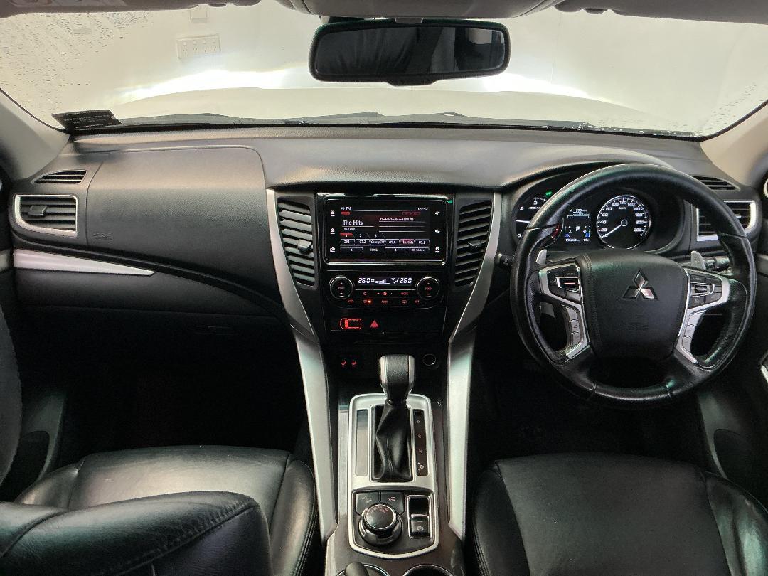 Photo '17' of Mitsubishi Pajero Sport