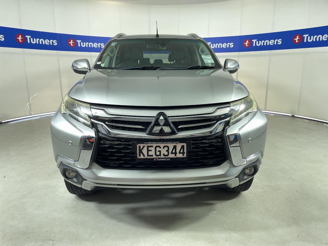 Photo '2' of Mitsubishi Pajero Sport