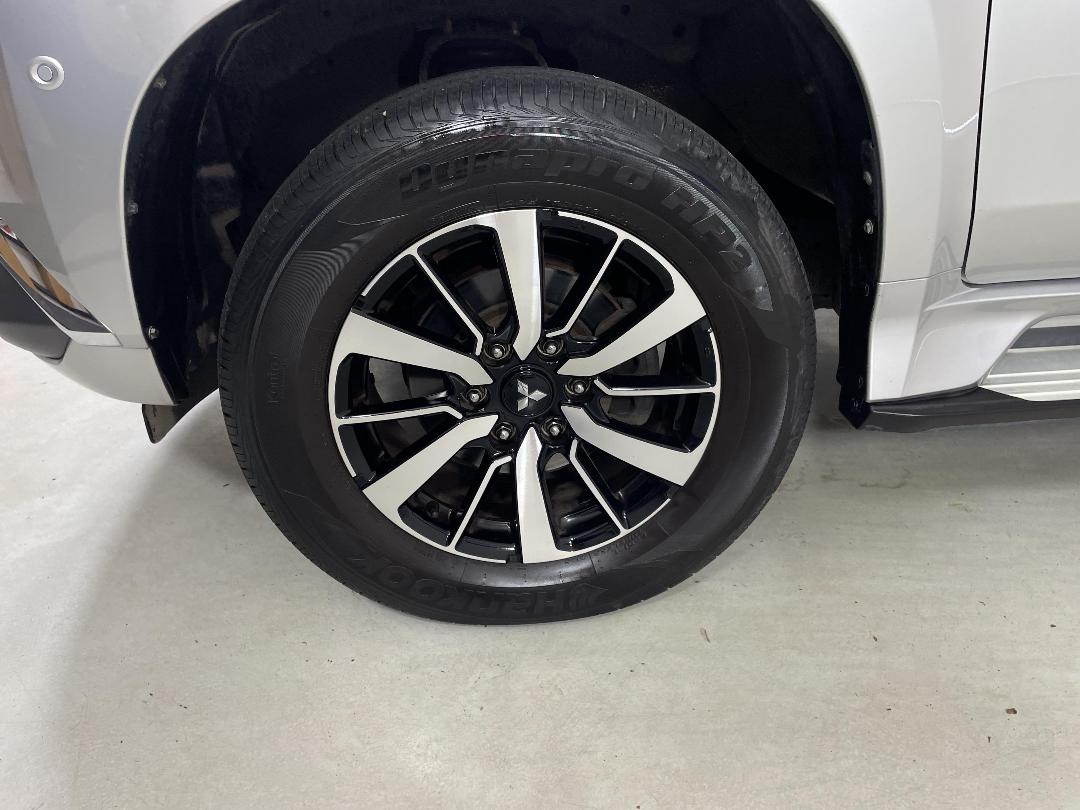 Photo '10' of Mitsubishi Pajero Sport