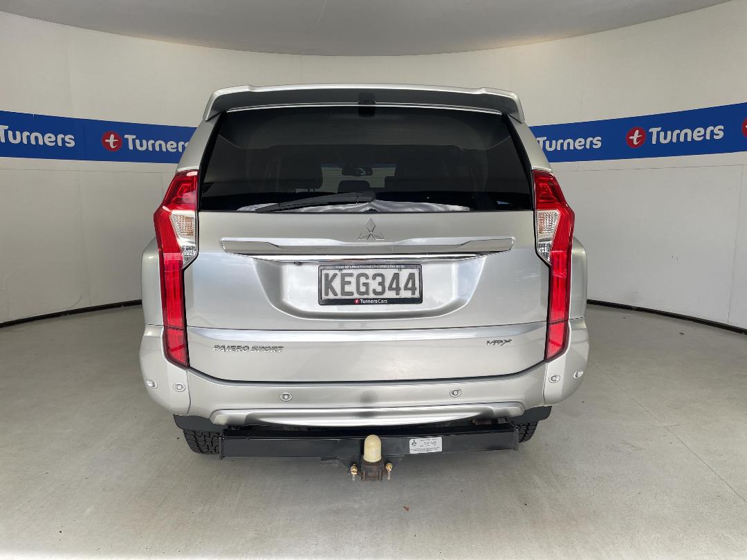 Photo '6' of Mitsubishi Pajero Sport