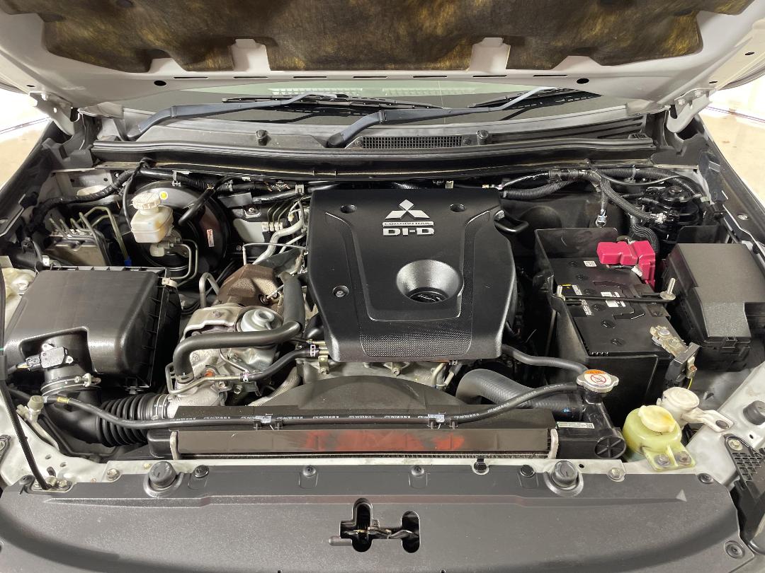 Photo '13' of Mitsubishi Pajero Sport