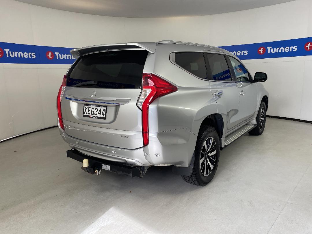 Photo '7' of Mitsubishi Pajero Sport