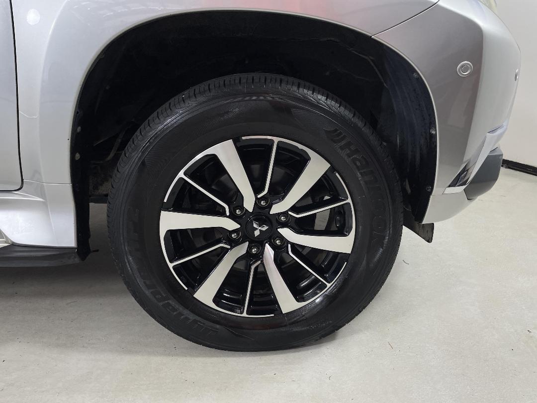 Photo '9' of Mitsubishi Pajero Sport