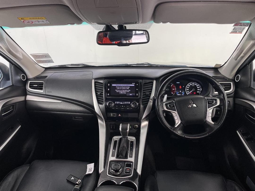 Photo '17' of Mitsubishi Pajero Sport