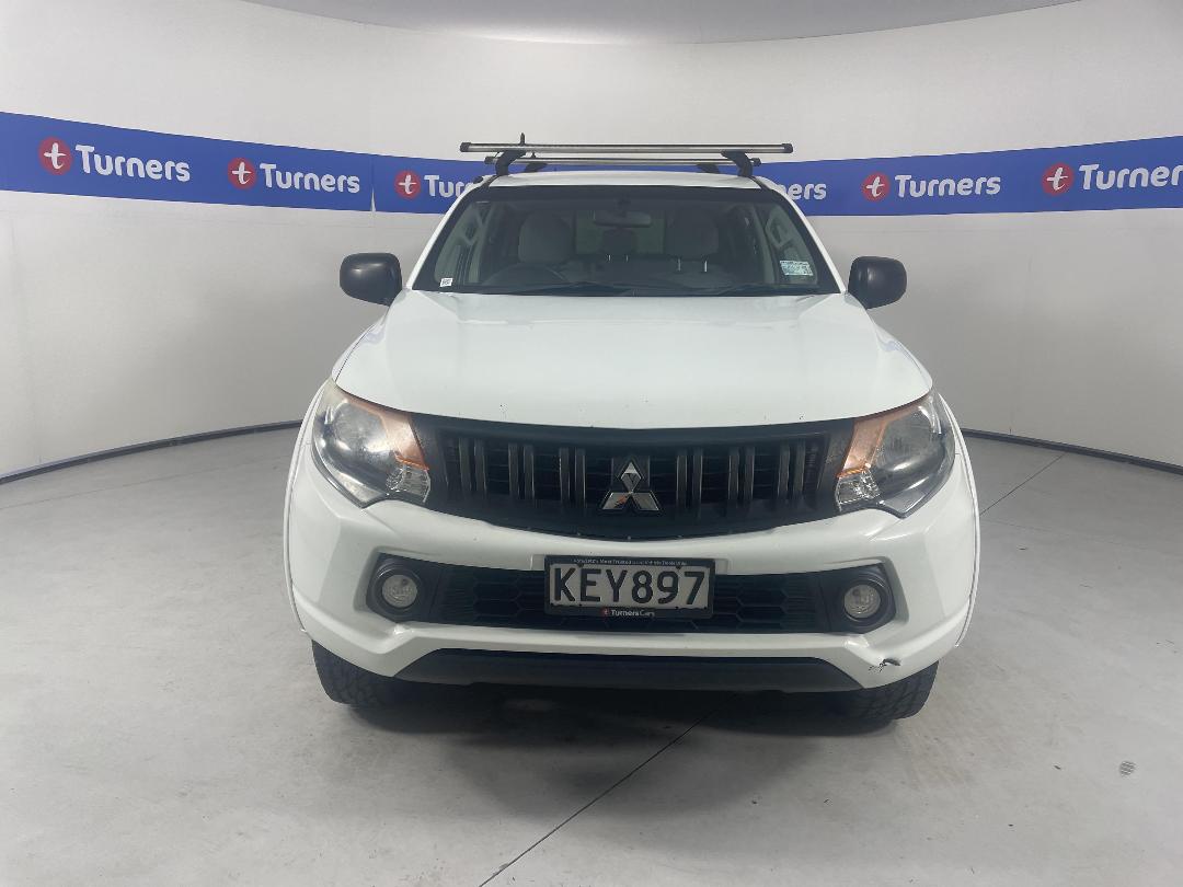 Photo '2' of Mitsubishi Triton