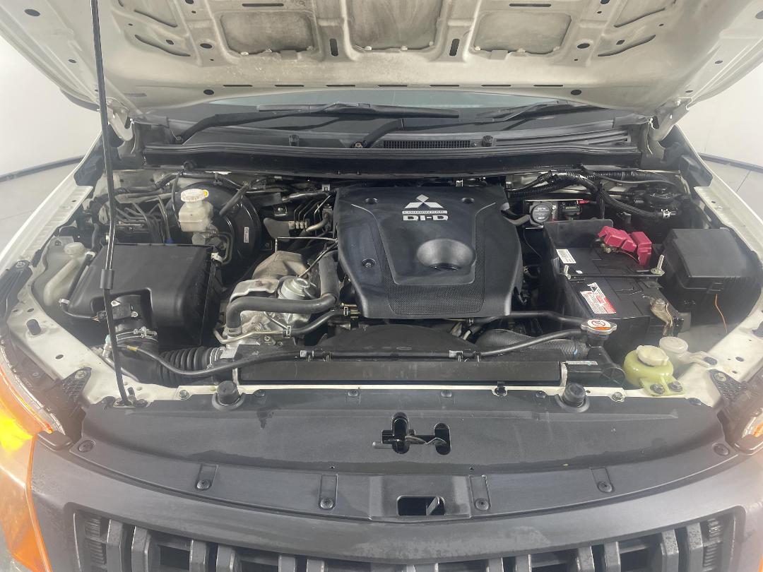 Photo '13' of Mitsubishi Triton