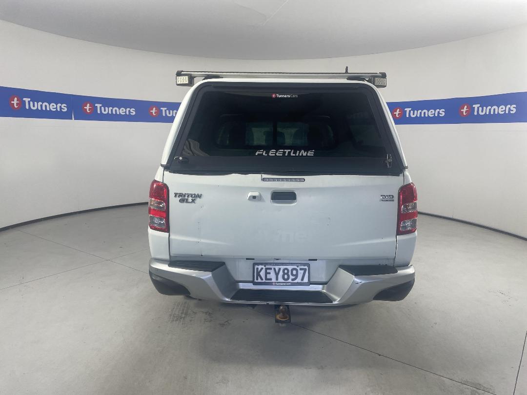 Photo '6' of Mitsubishi Triton