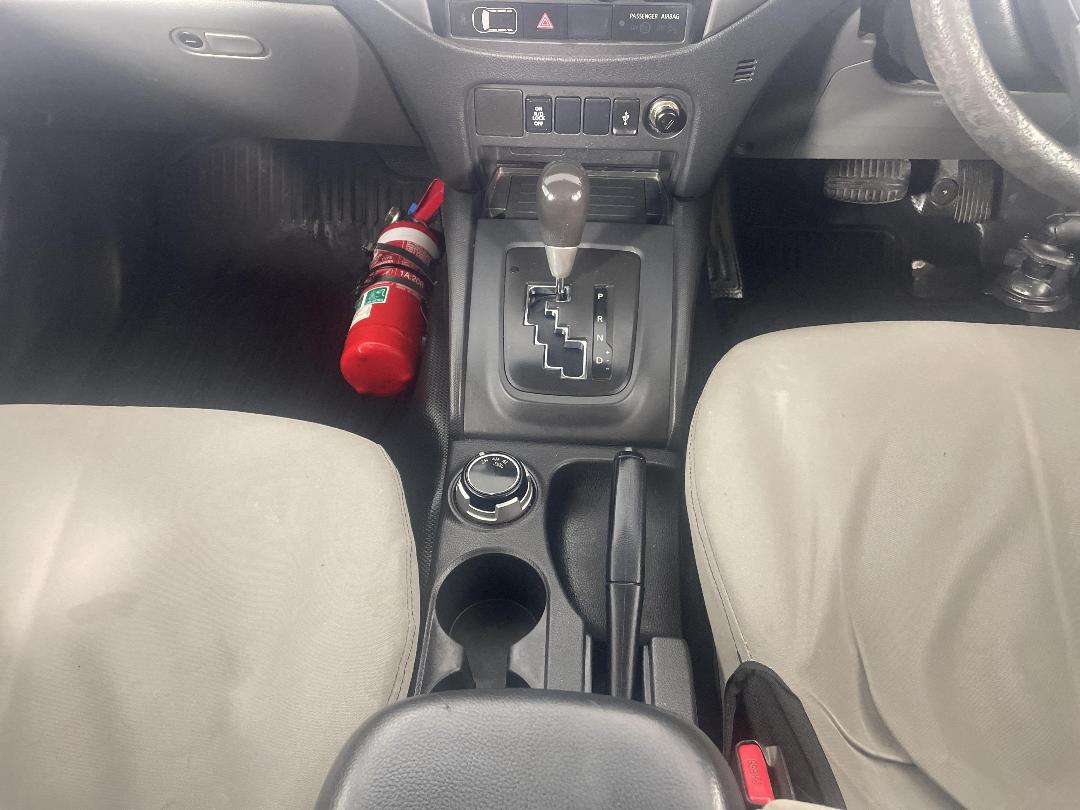 Photo '18' of Mitsubishi Triton