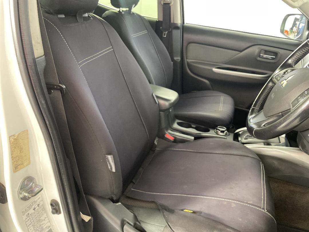 Photo '16' of Mitsubishi Triton