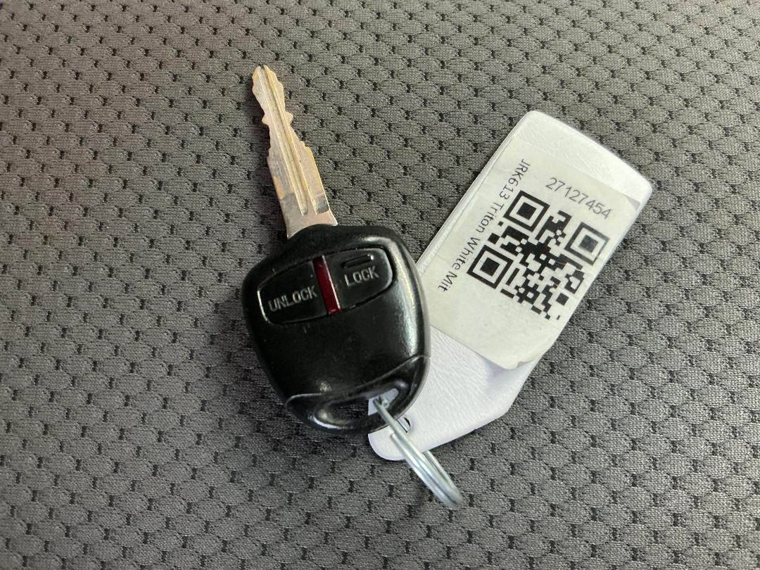 Photo '20' of Mitsubishi Triton