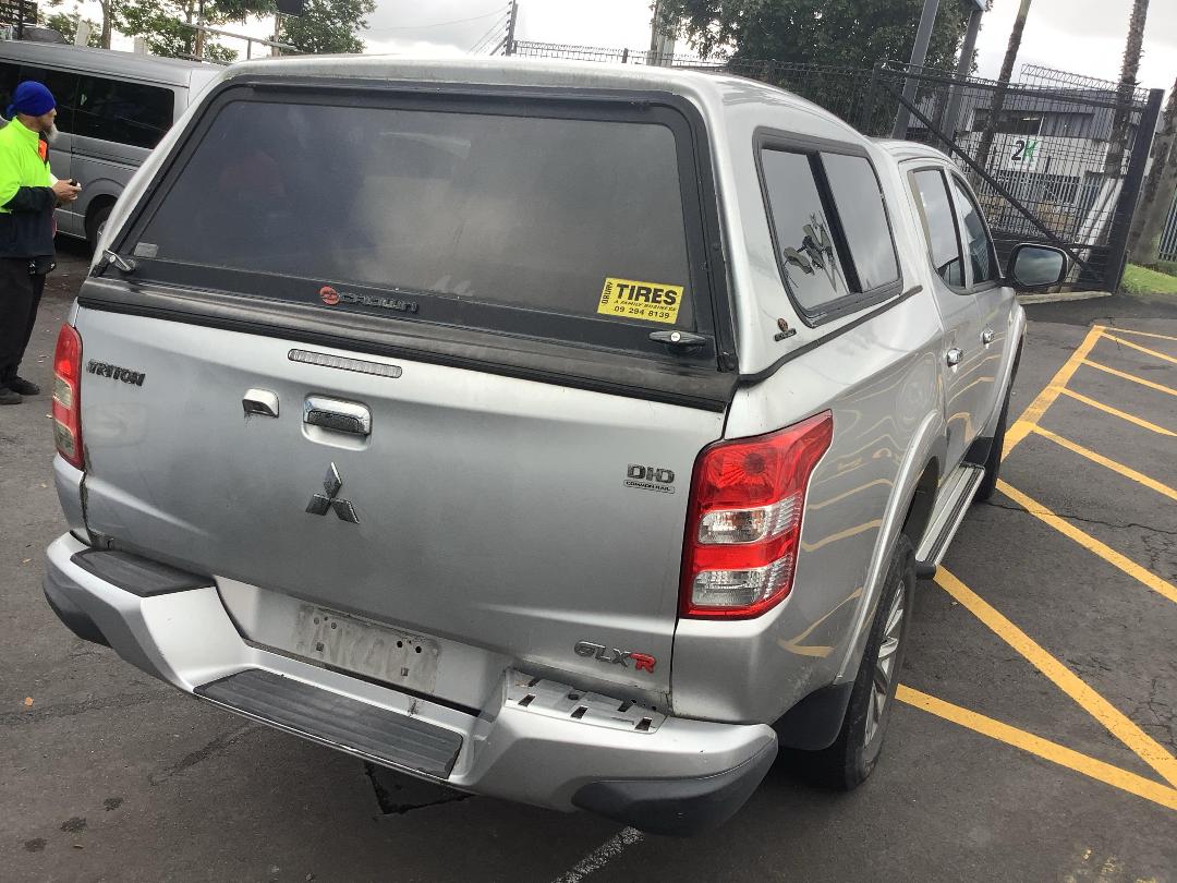 Photo '4' of Mitsubishi Triton D/CAB Glxr Photo '4' of Mitsubishi Triton D/CAB Glxr