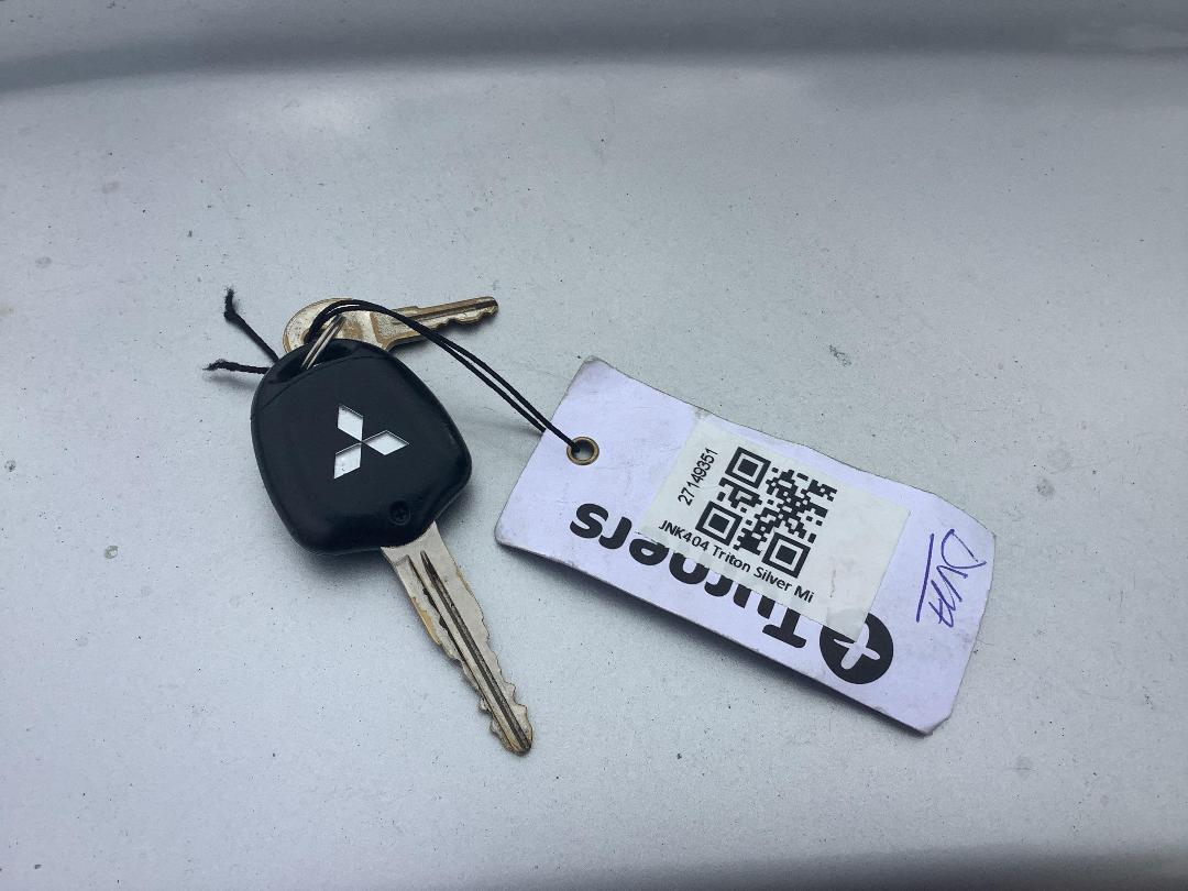 Photo '11' of Mitsubishi Triton D/CAB Glxr Photo '11' of Mitsubishi Triton D/CAB Glxr