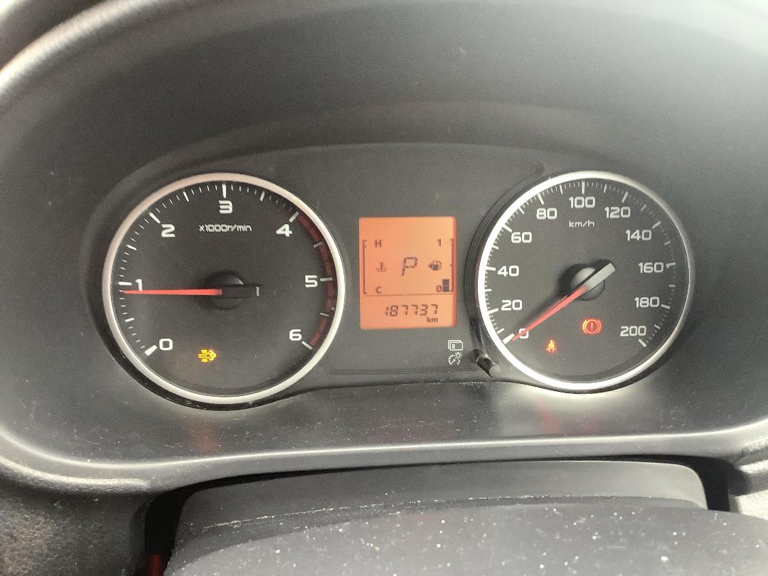 Photo '13' of Mitsubishi Triton D/CAB Glxr Photo '13' of Mitsubishi Triton D/CAB Glxr