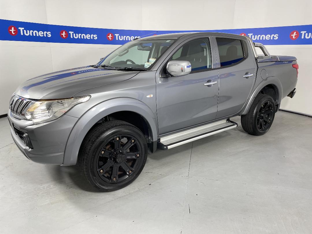 Photo '4' of Mitsubishi Triton