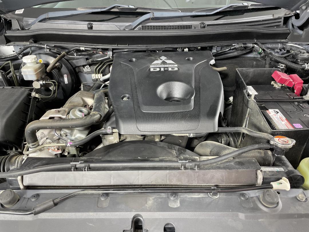 Photo '13' of Mitsubishi Triton