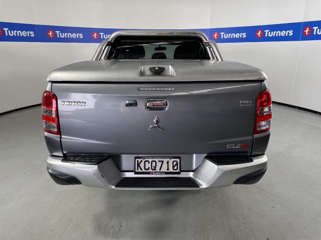 Photo '6' of Mitsubishi Triton