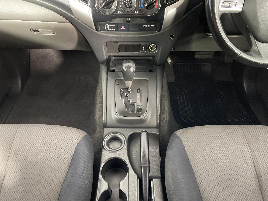 Photo '18' of Mitsubishi Triton