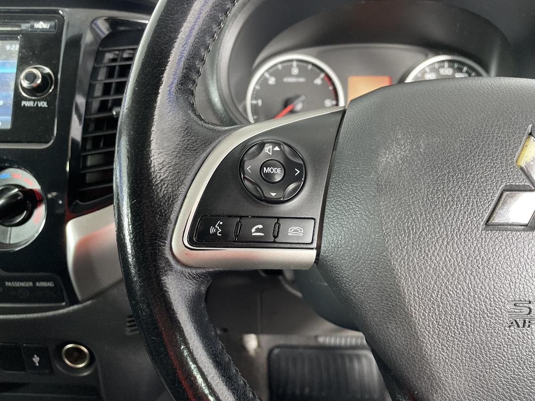 Photo '25' of Mitsubishi Triton