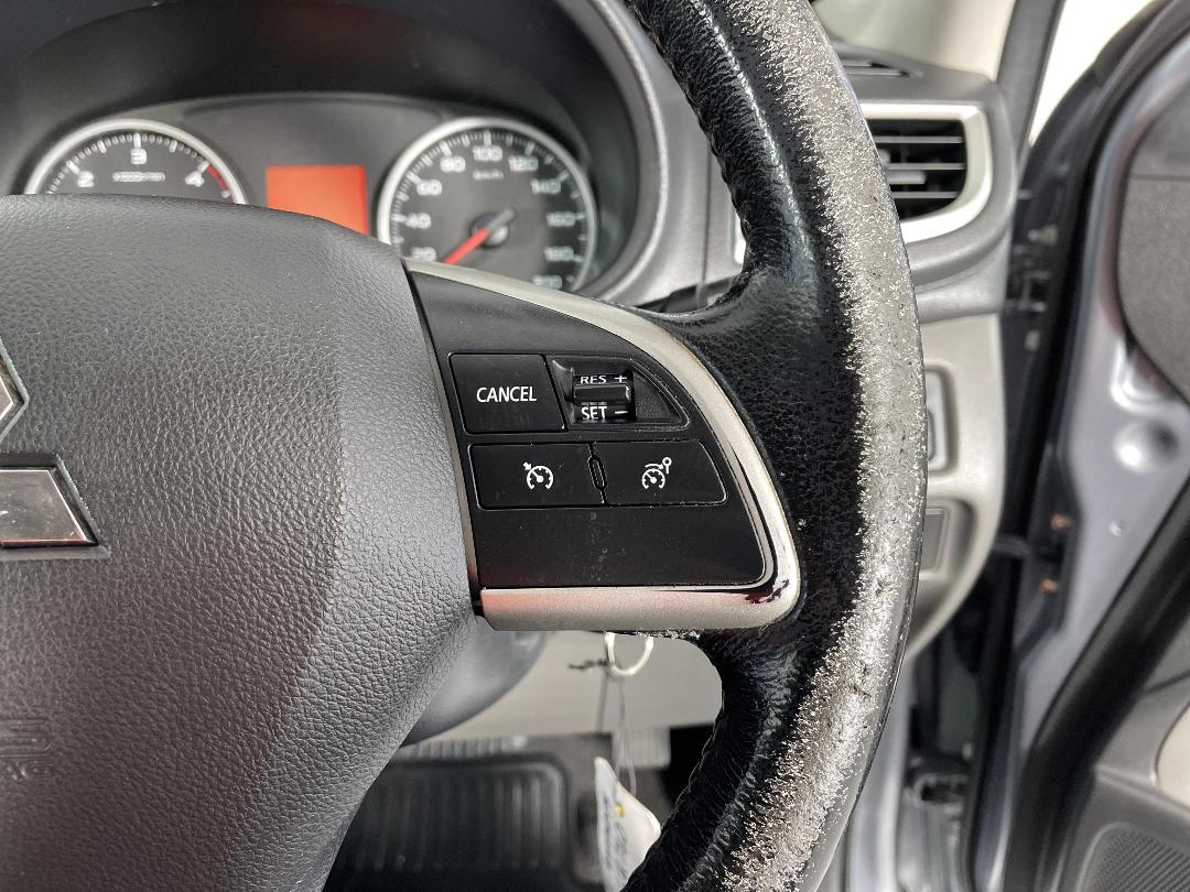 Photo '26' of Mitsubishi Triton