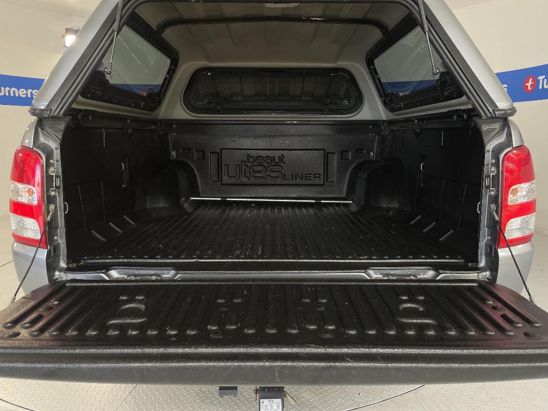 Photo '14' of Mitsubishi Triton