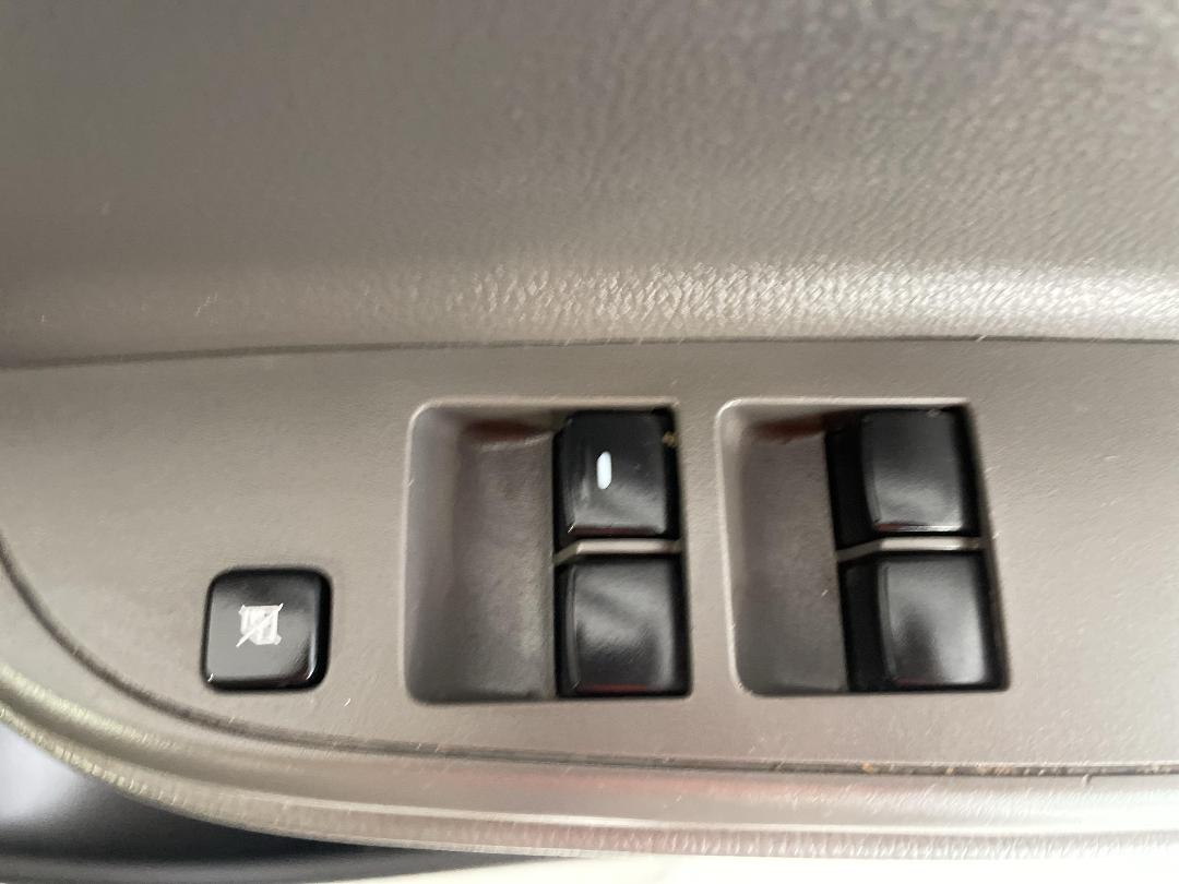 Photo '23' of Mitsubishi Triton