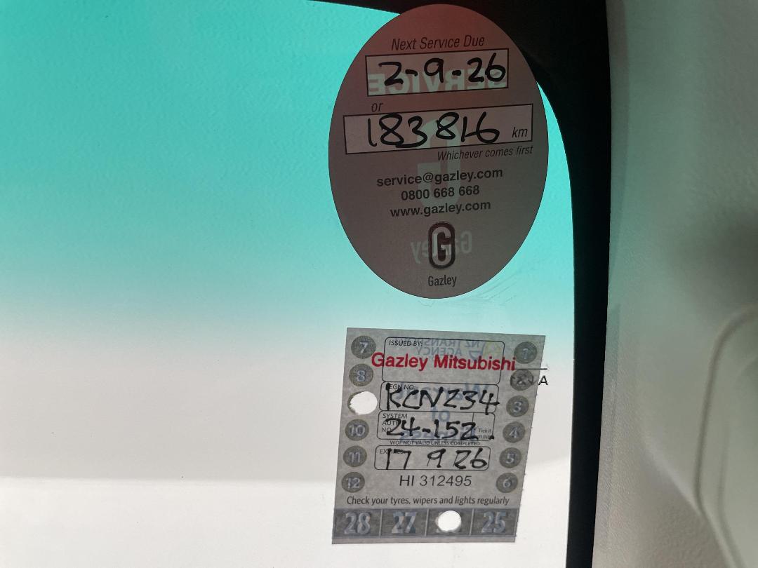 Photo '31' of Mitsubishi Triton