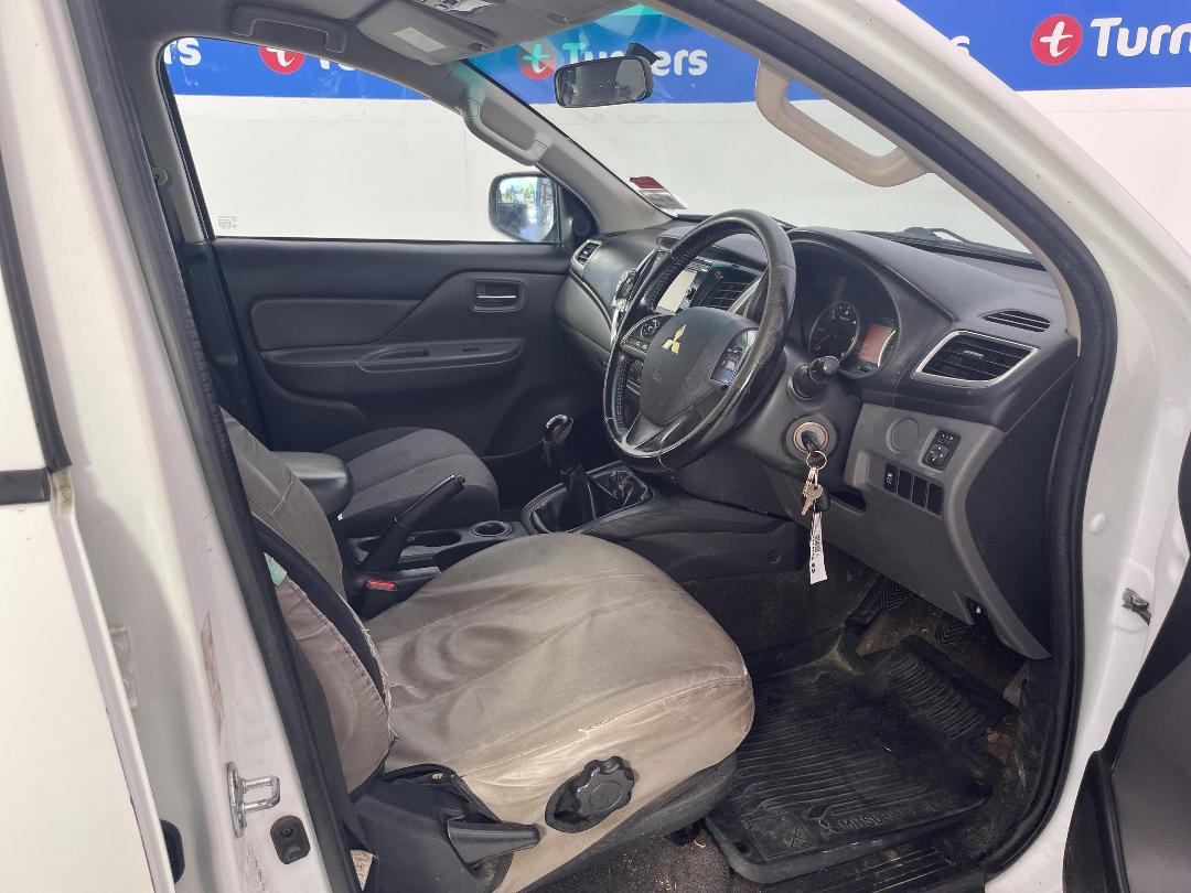 Photo '16' of Mitsubishi Triton Photo '16' of Mitsubishi Triton