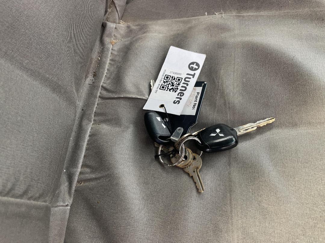 Photo '22' of Mitsubishi Triton Photo '22' of Mitsubishi Triton