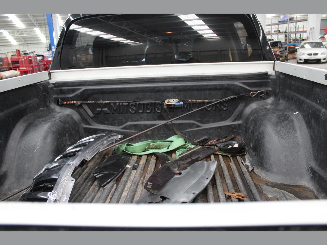 Photo '19' of Mitsubishi Triton D/CAB Glxr Photo '19' of Mitsubishi Triton D/CAB Glxr