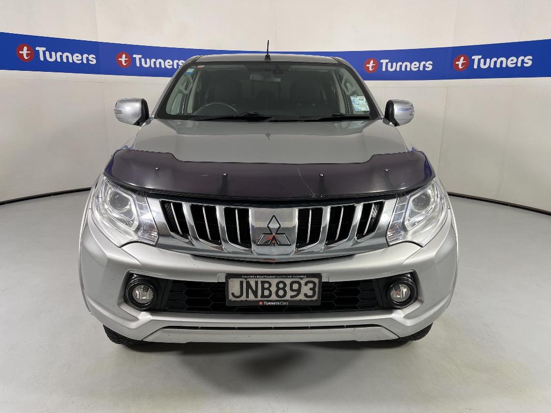 Photo '2' of Mitsubishi Triton