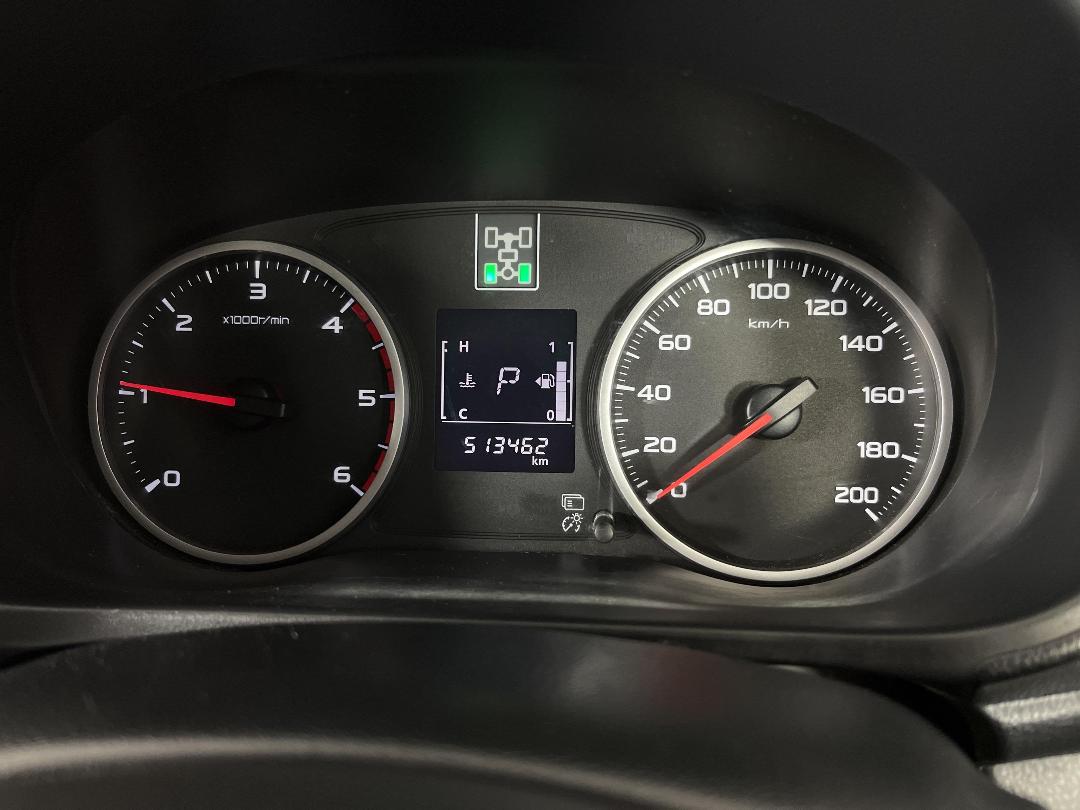 Photo '21' of Mitsubishi Triton