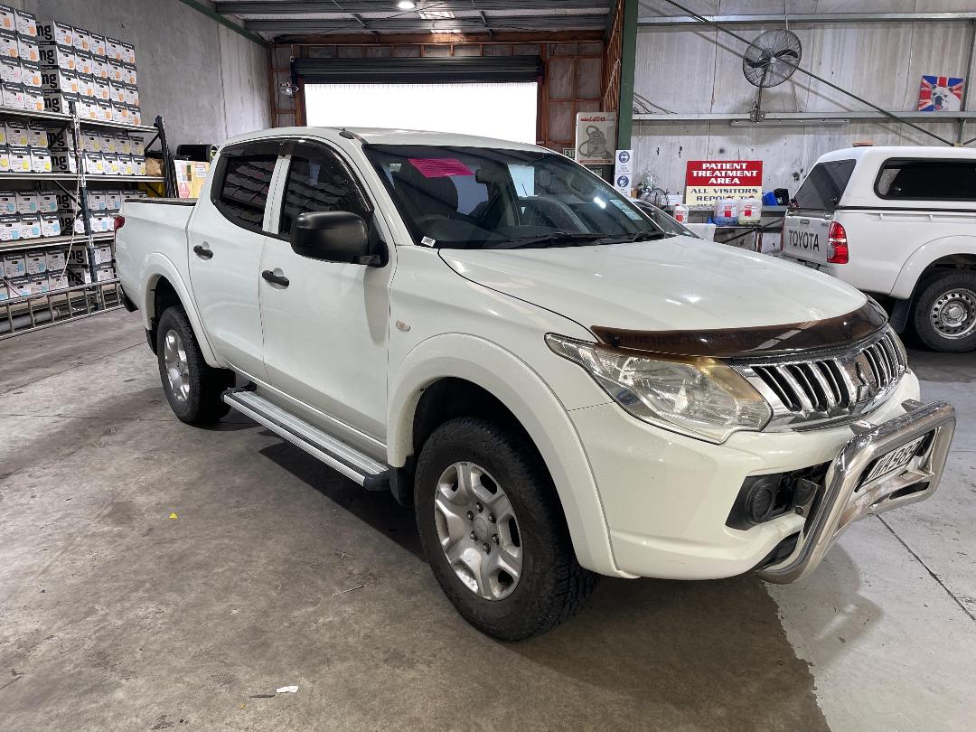 Photo '10' of Mitsubishi Triton D/CAB GLX Photo '10' of Mitsubishi Triton D/CAB GLX